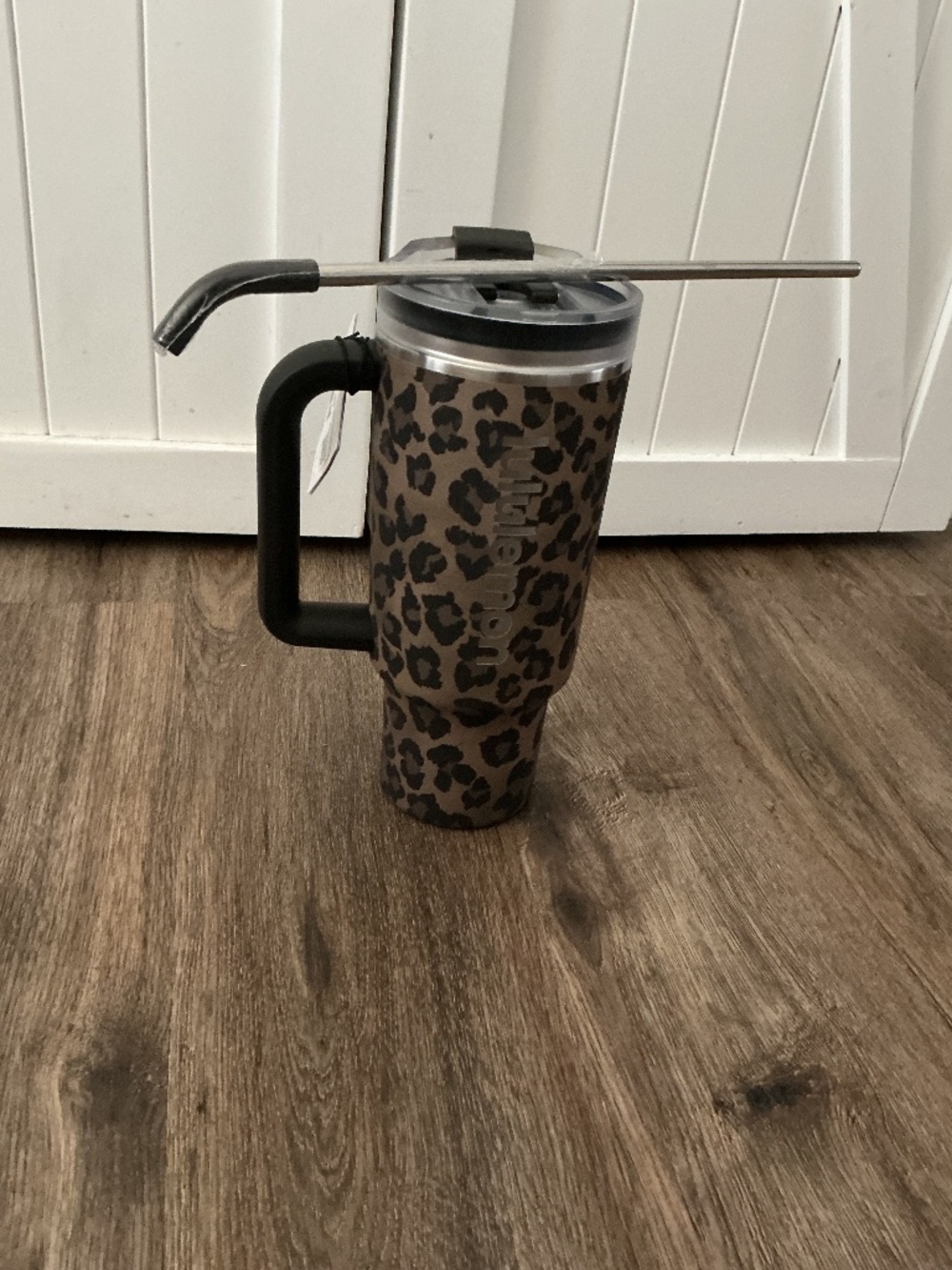 Lululemon 40oz Leopard Tumbler - Picture 4 of 6